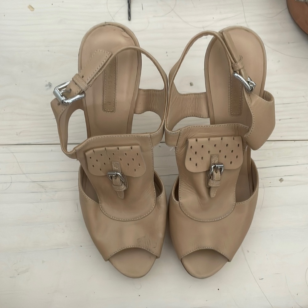 Longchamp nude leather peep toe heels